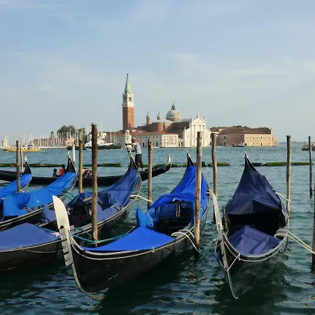 Mare E Laguna Lägenhet